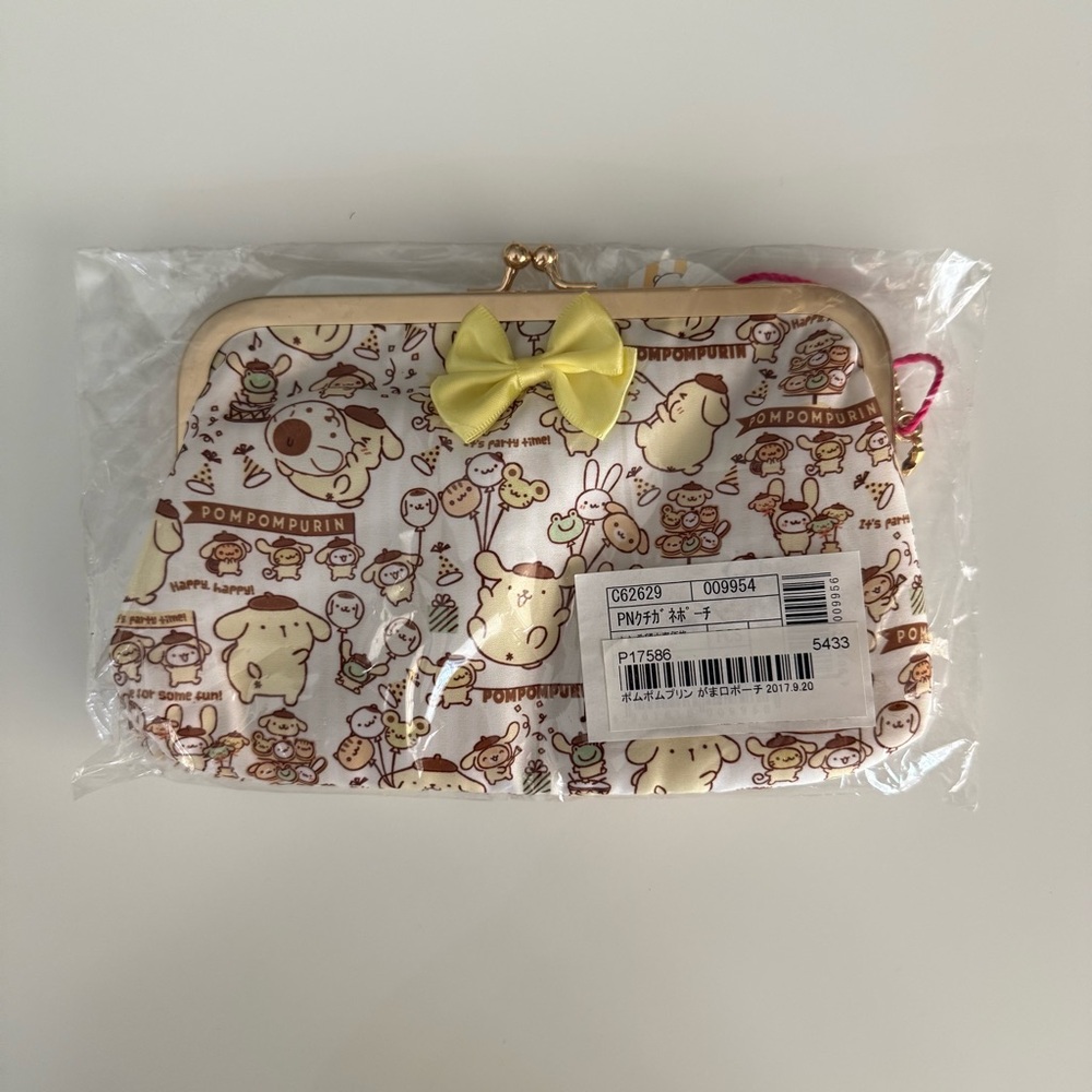 Sanrio Pompompurin Clutch with Yellow Bow
